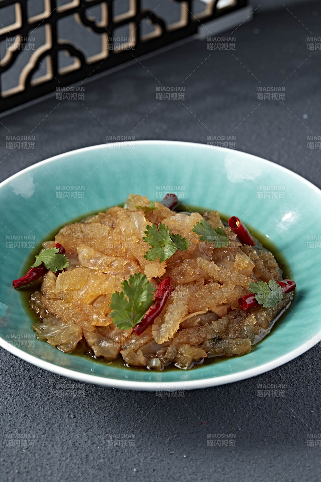 美味凉菜香辣老醋蛰头-摄影图