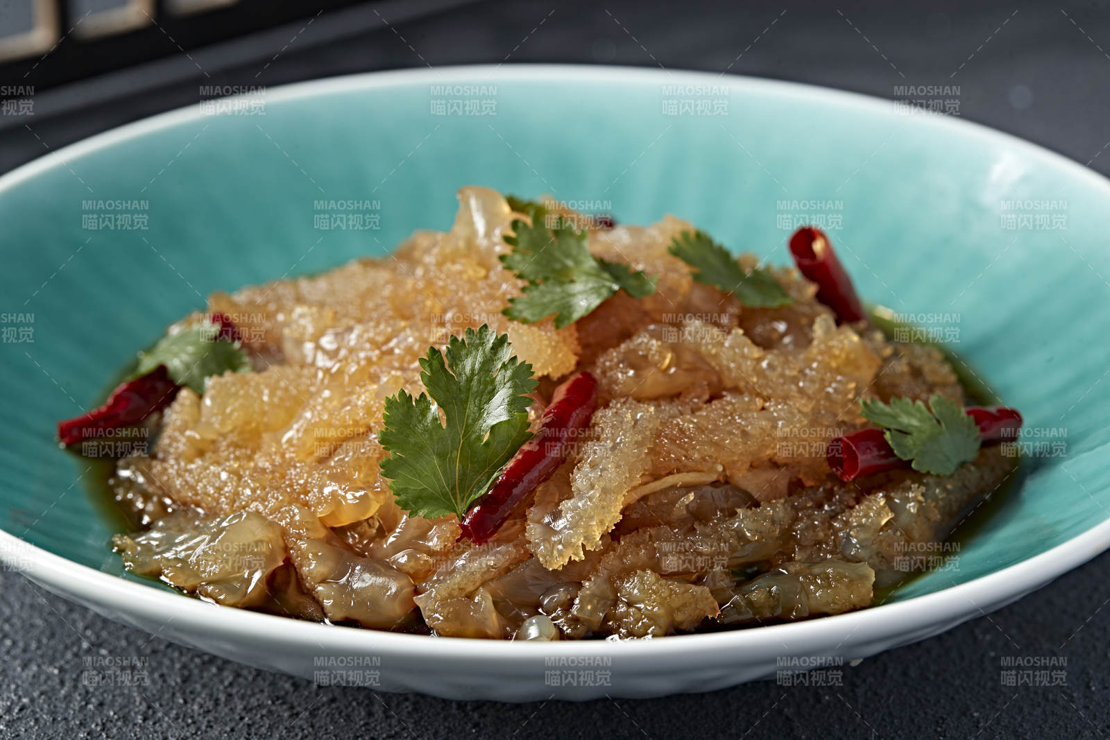 美味凉菜香辣老醋蛰头-摄影图