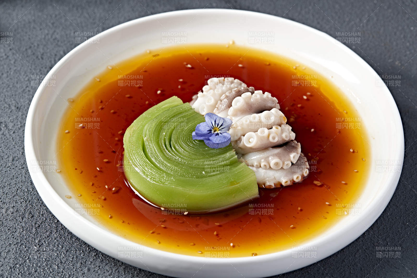 精美涼菜撈汁筍片生腌八爪魚