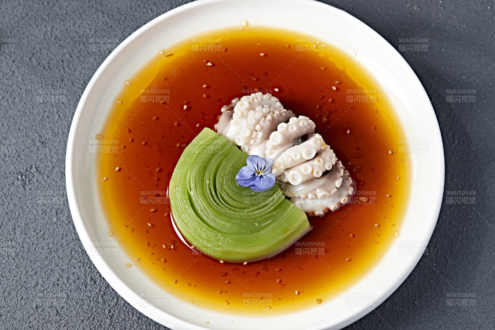 精美涼菜撈汁筍片生腌八爪魚