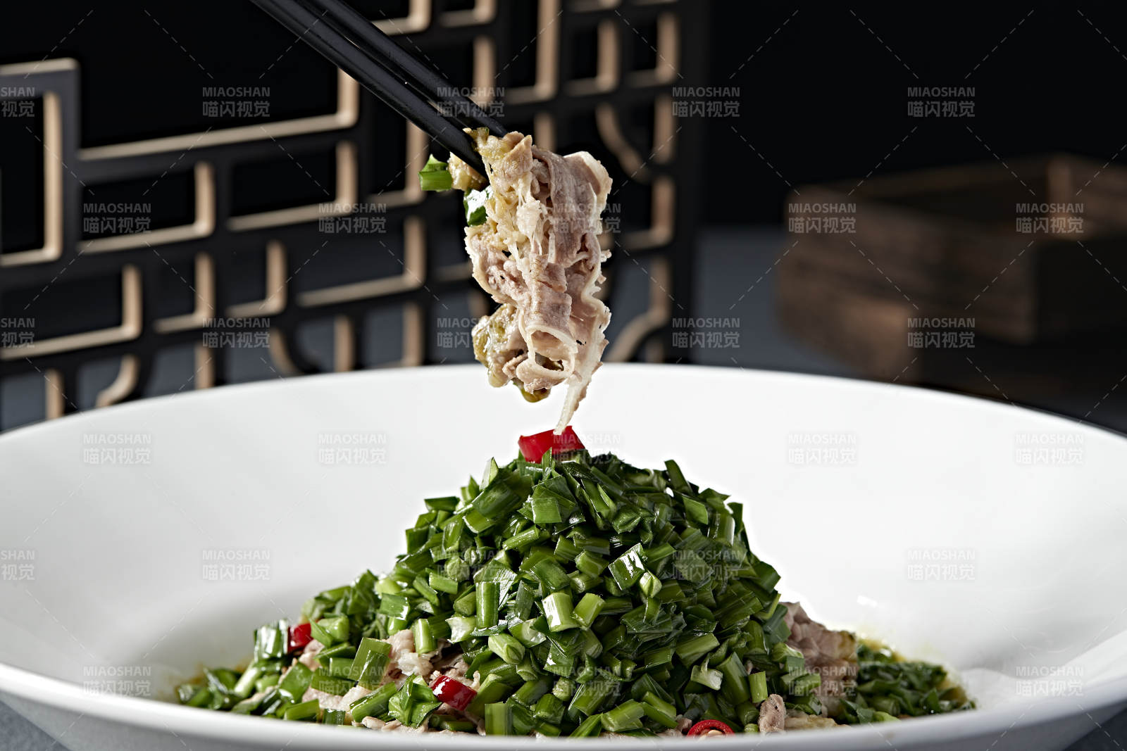 美味韭香汆燙肥牛片