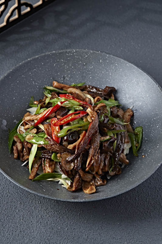 香辣干锅腊肉茶树菇