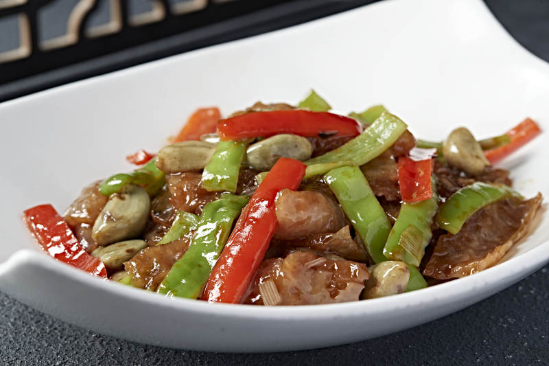 腊八蒜双椒炒猪皮-摄影图