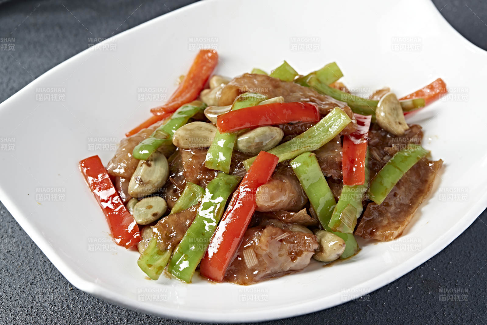 腊八蒜双椒炒猪皮-摄影图