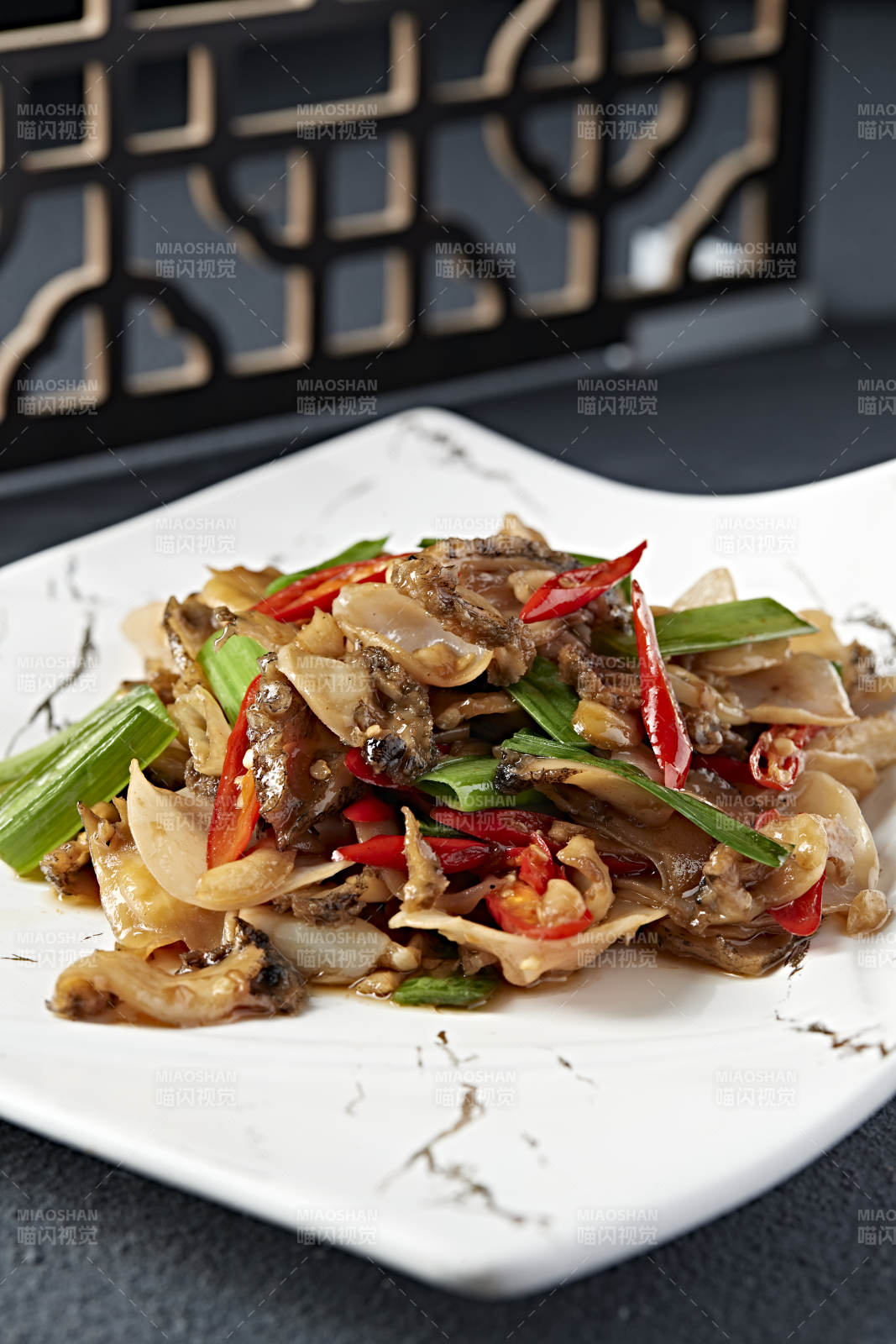 蒜苗辣炒白木耳鮮鮑魚片