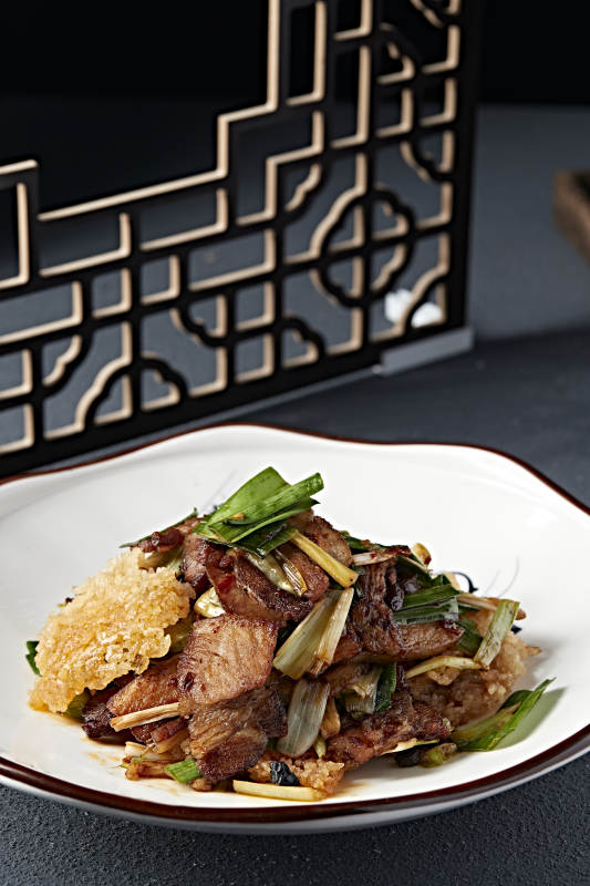 蒜苗火爆锅巴回锅肉