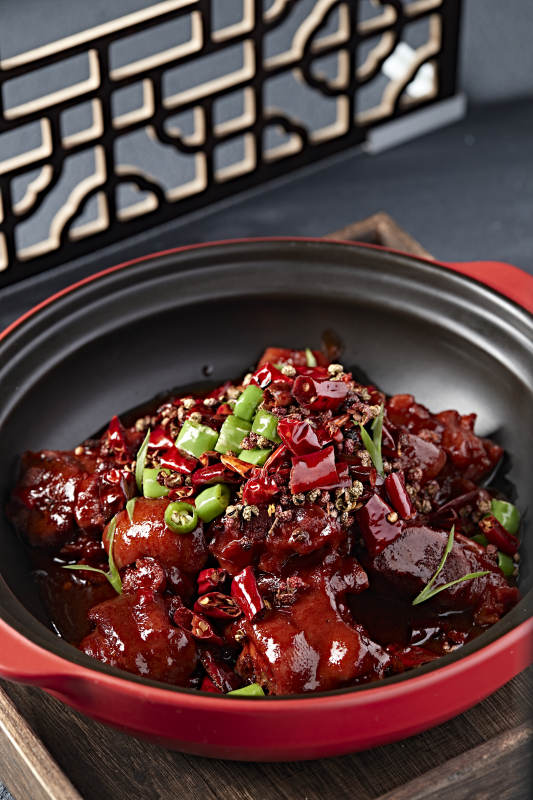 砂锅红焖香辣猪蹄块