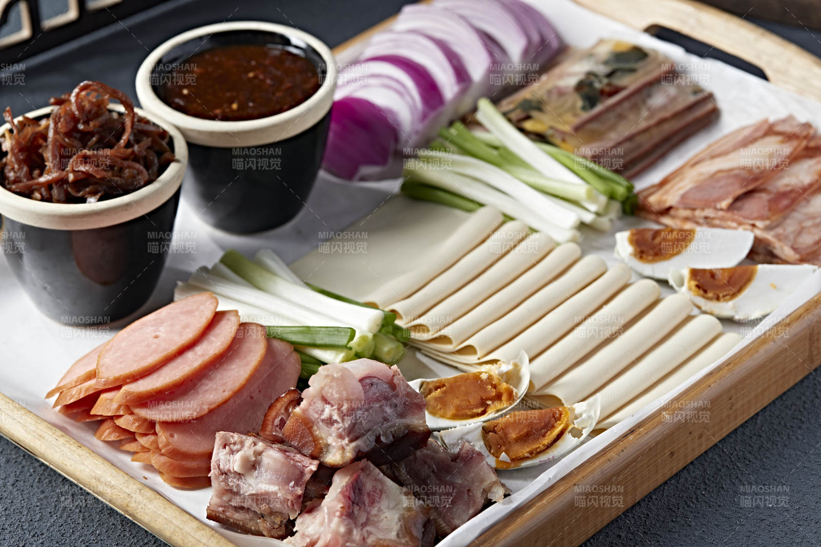 下酒卤味荤菜蘸酱菜大拼盘