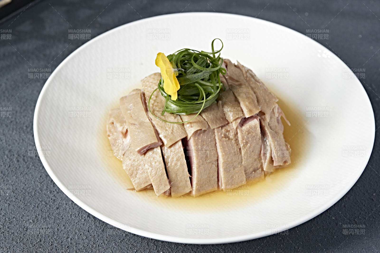 卤水白切大鹅肉