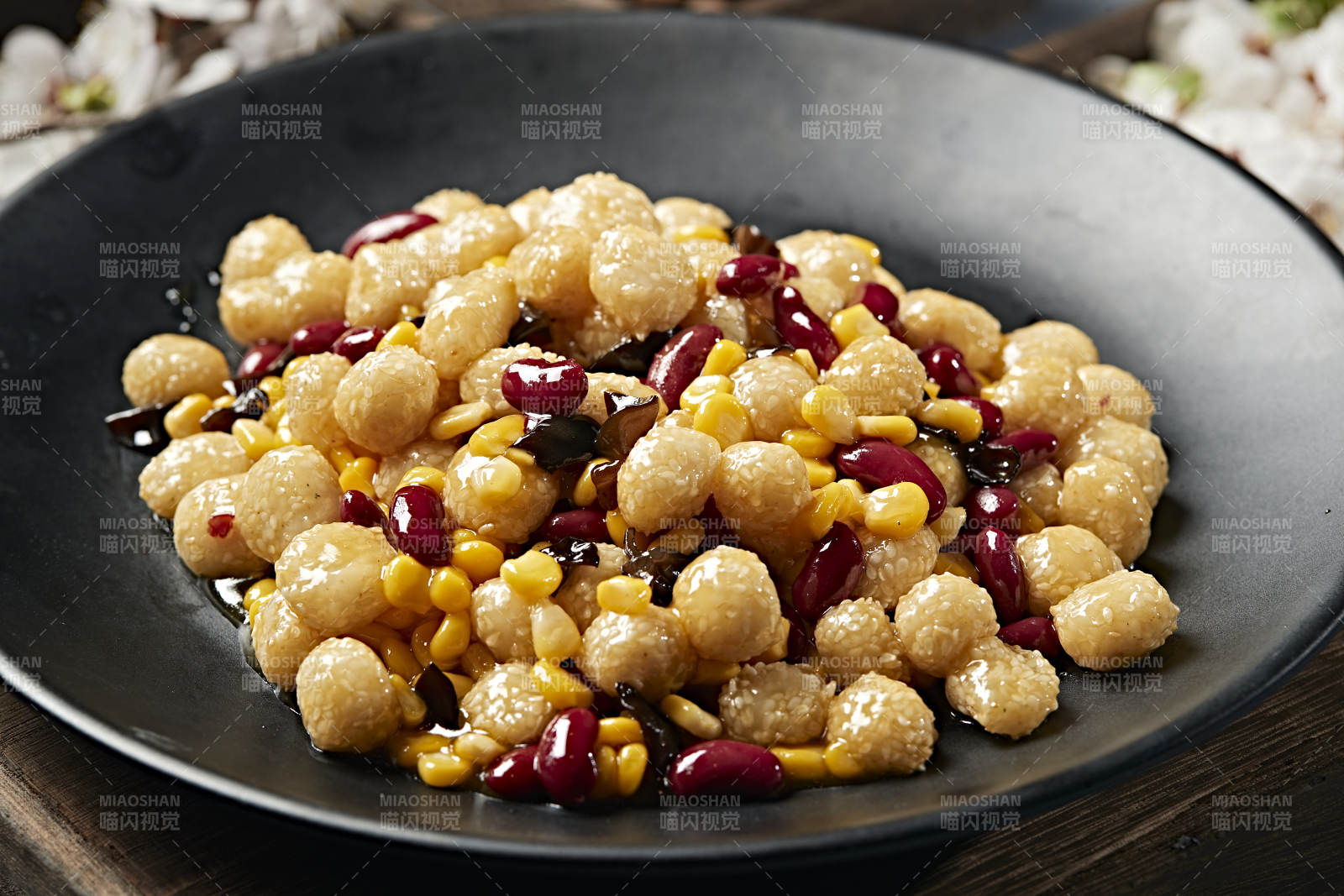 木耳蜜豆玉米炒迷你麻團(tuán)