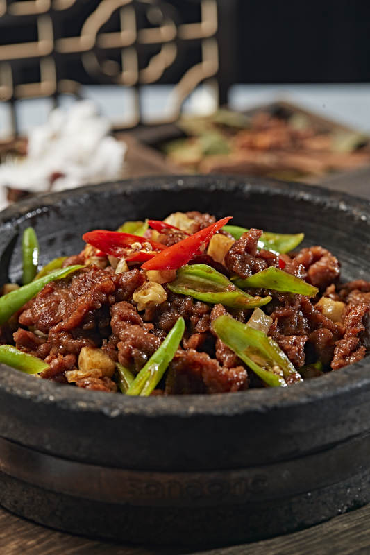 石锅杭椒爆牛柳