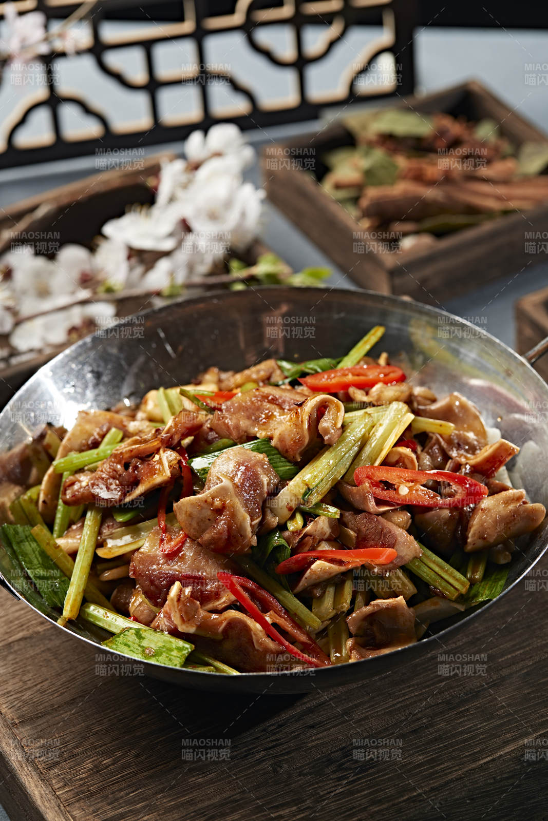 锅仔蒜苗香辣猪耳脆