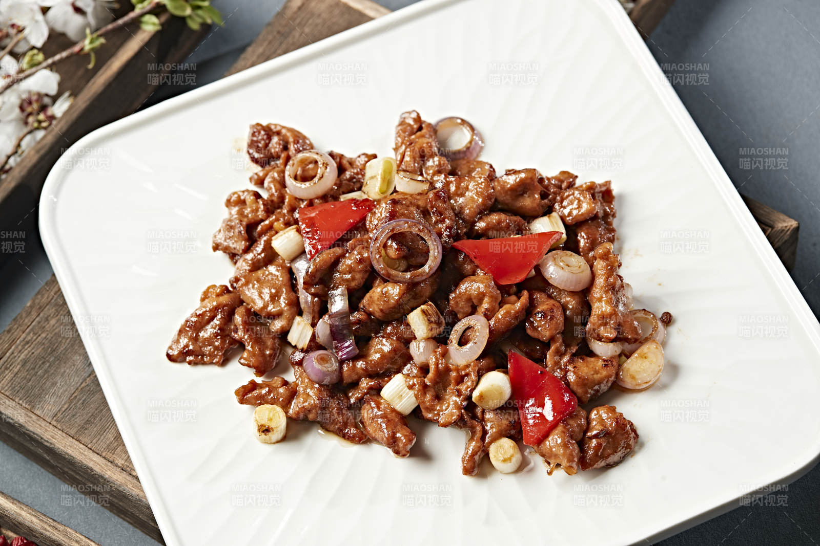 蔥香彩椒燒黃牛肉牛柳