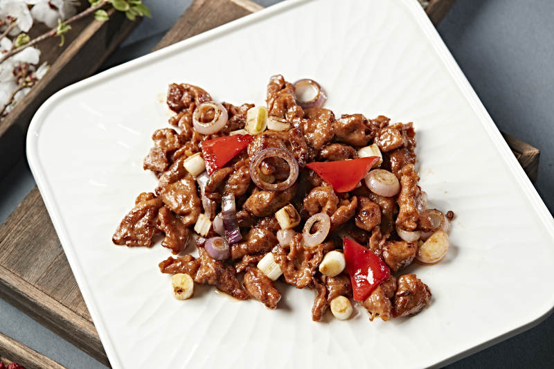 蔥香彩椒燒黃牛肉牛柳