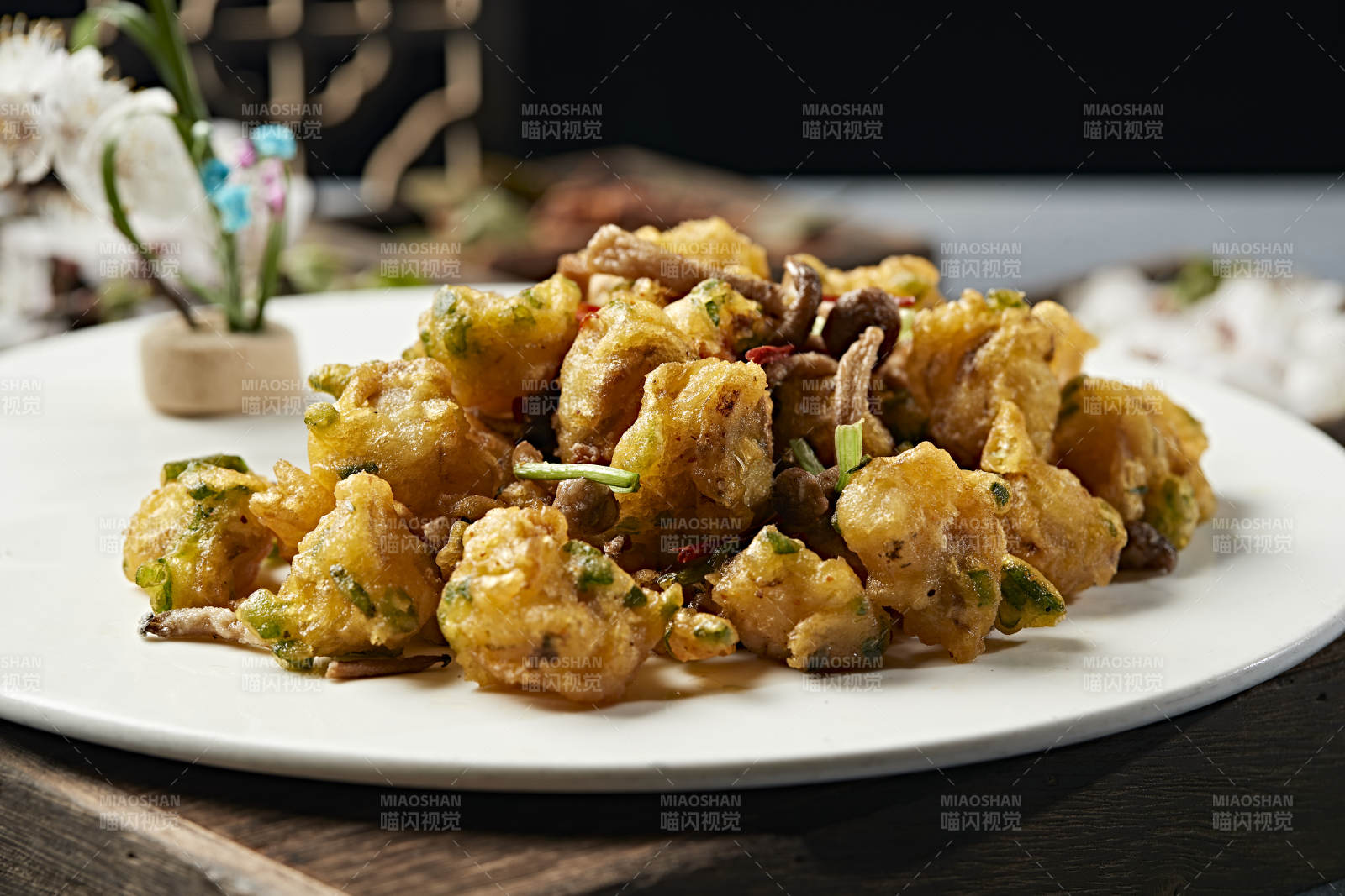 油炸海蛎子扇贝肉配海鲜菇