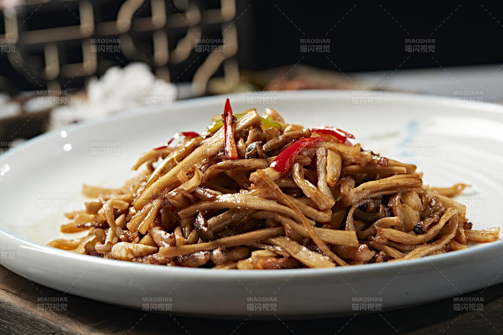 彩椒丝肉丝炒杏鲍菇丝