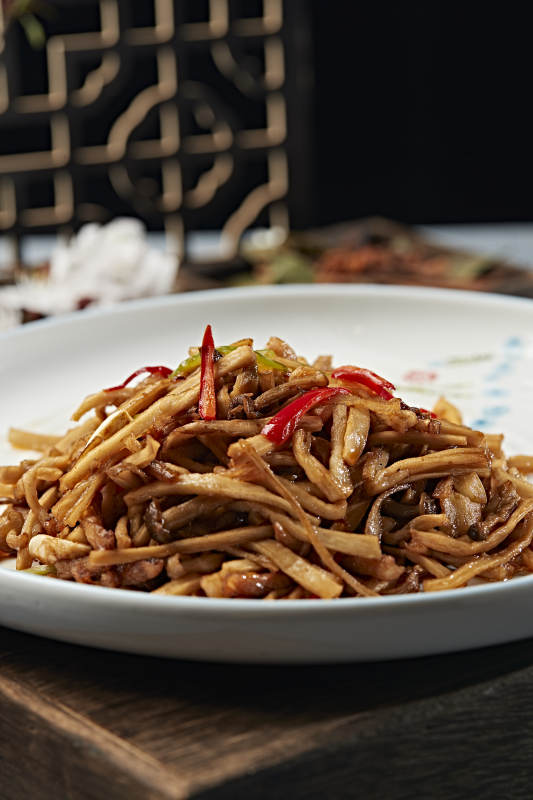 彩椒丝肉丝炒杏鲍菇丝