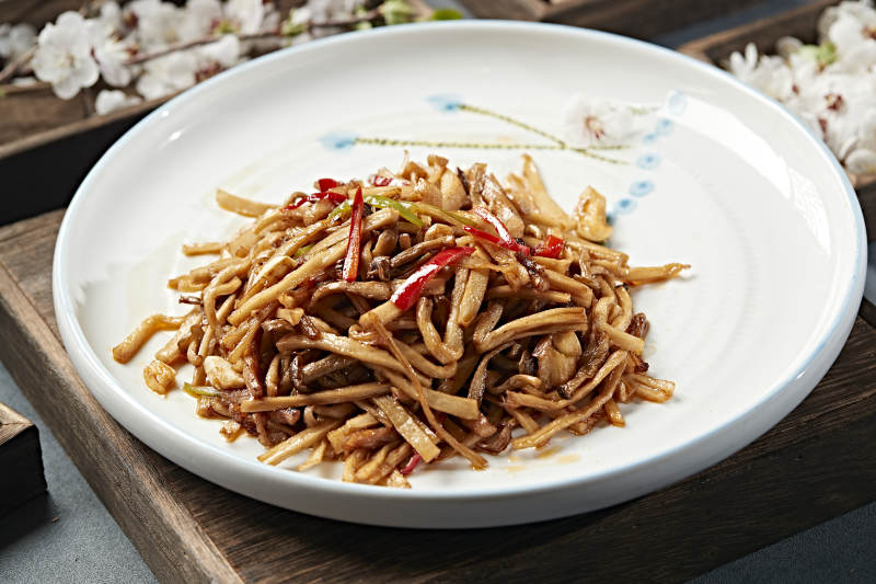 彩椒丝肉丝炒杏鲍菇丝