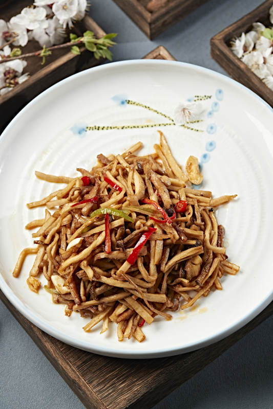 彩椒丝肉丝炒杏鲍菇丝