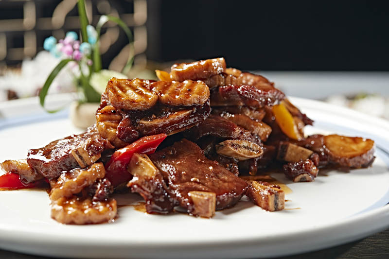 黑椒杏鲍菇牛仔骨-摄影图