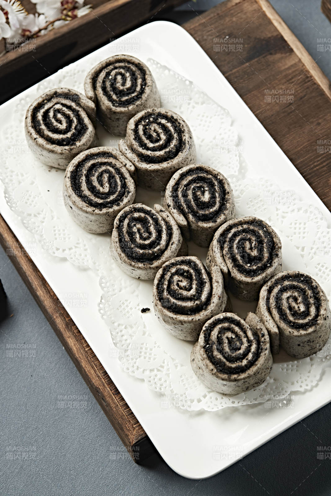 香蒸杂粮芝麻盐卷