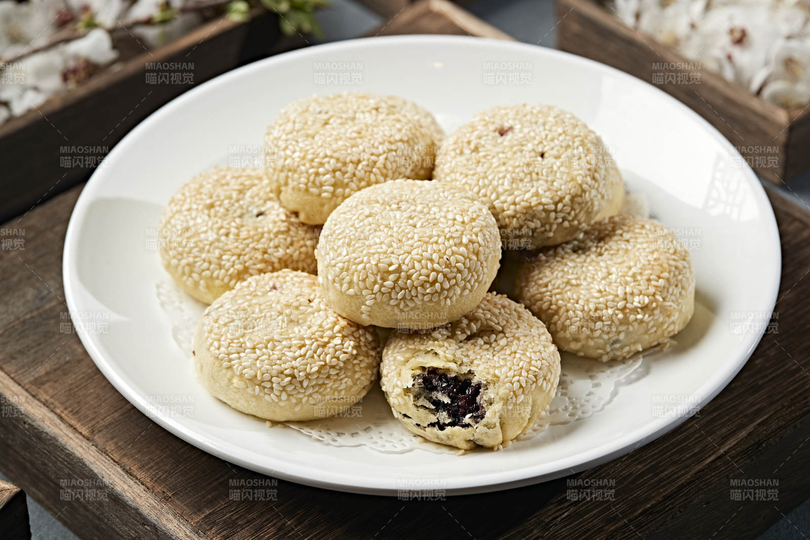 烤紫米馅料芝麻锅盔