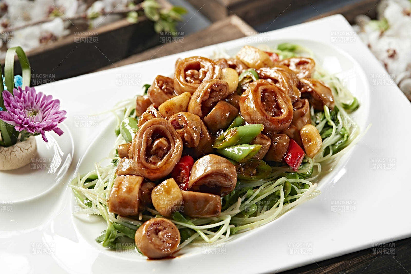 米椒蒜子溜肥腸