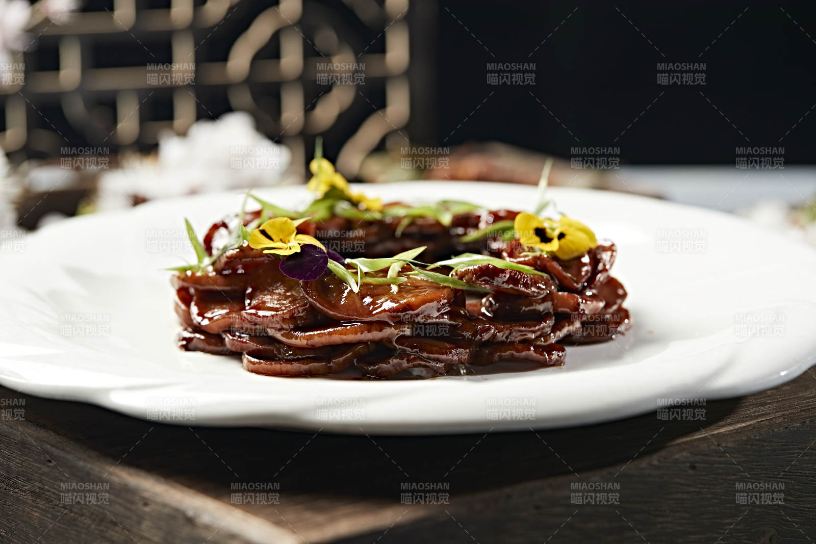 美味凉菜红焗杏鲍菇片