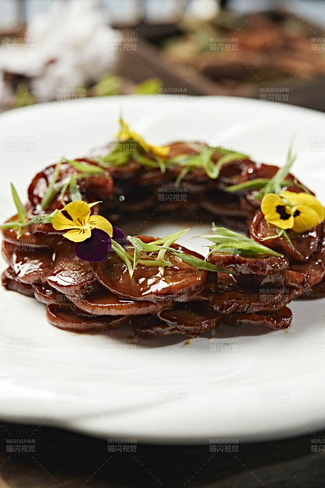 美味凉菜红焗杏鲍菇片