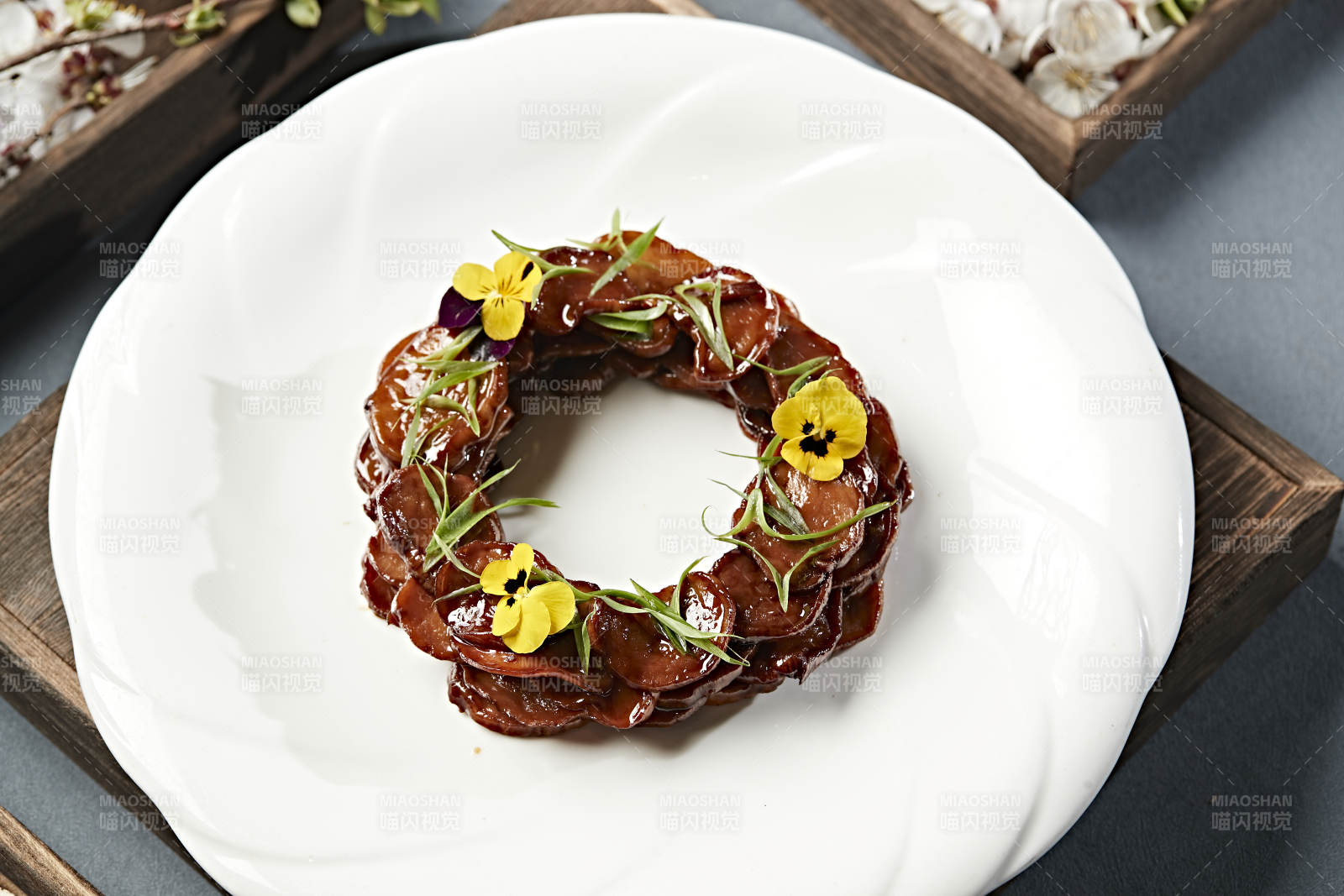 美味凉菜红焗杏鲍菇片