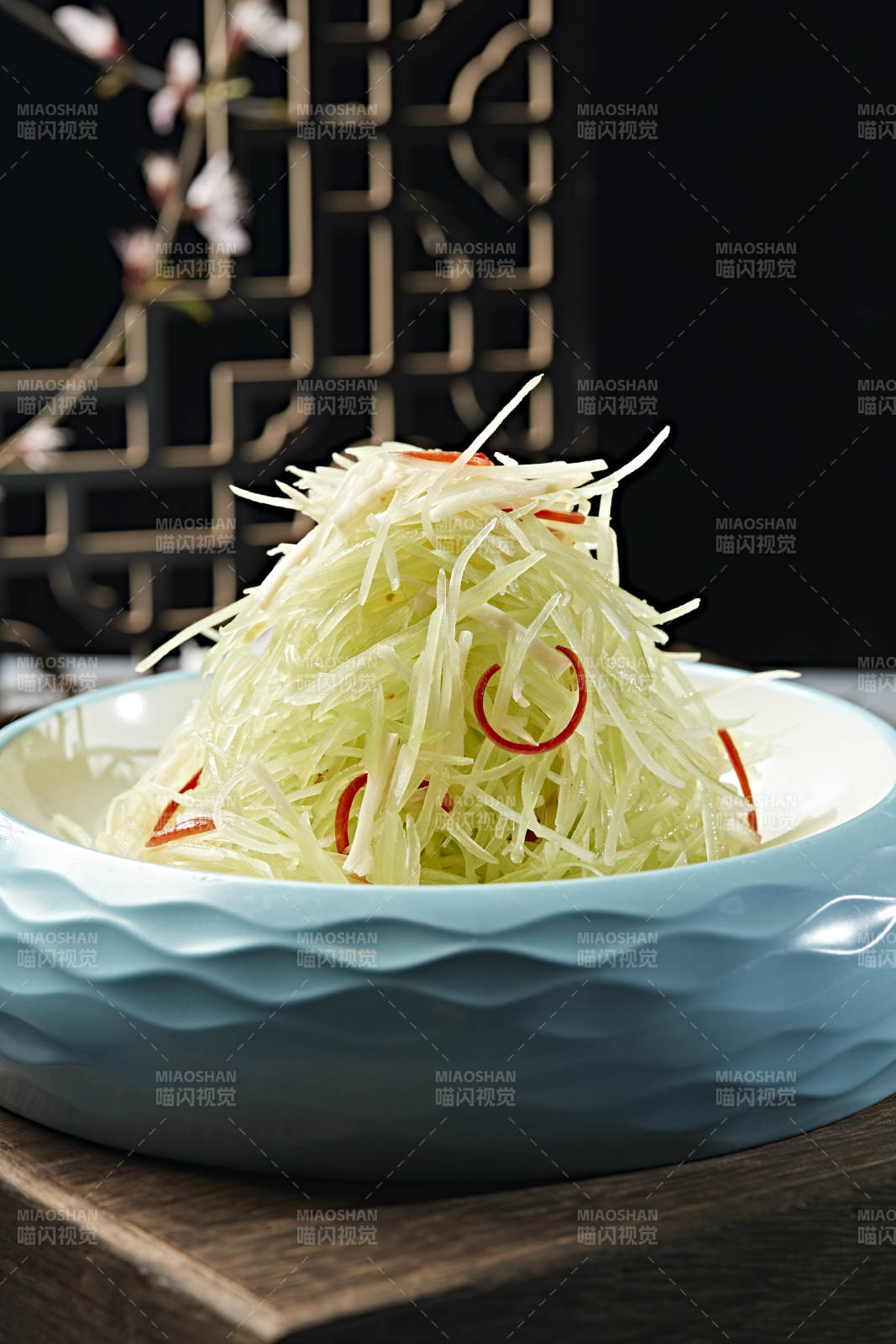 美味凉菜巧拌彩椒笋丝-摄影图