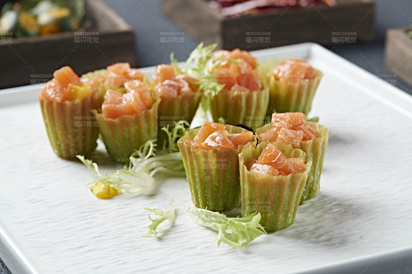 蜜瓜水果金盞刺身三文魚粒