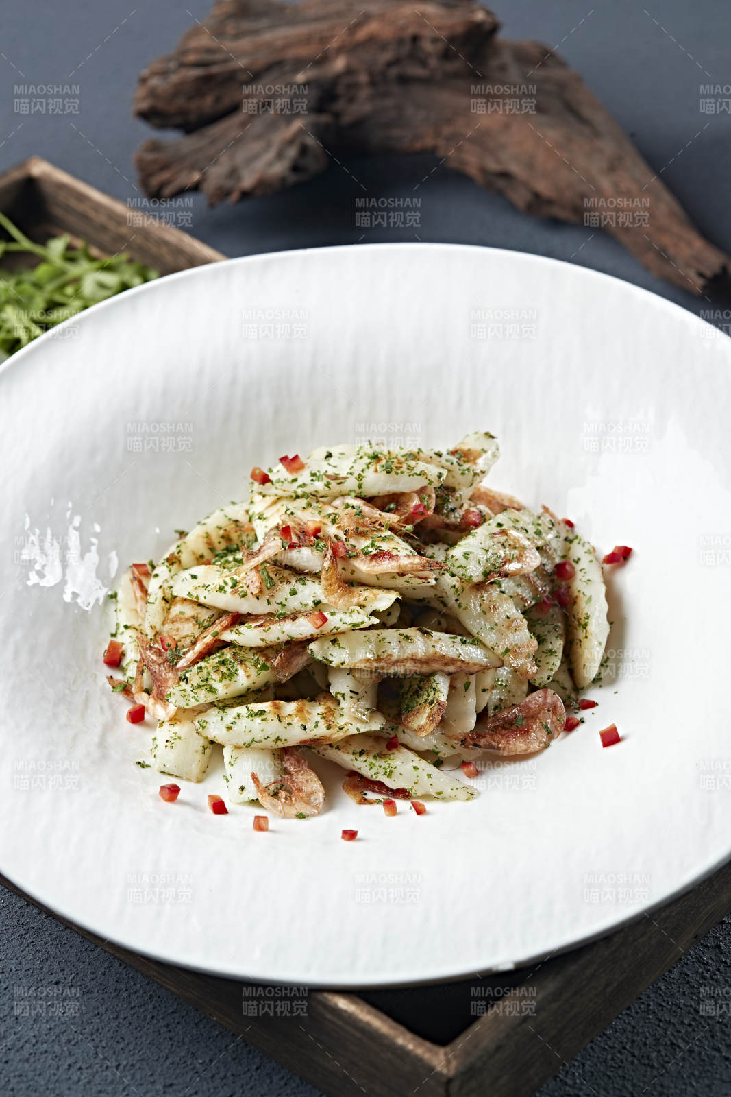 葱香磷虾干炒烤马牙山药图片