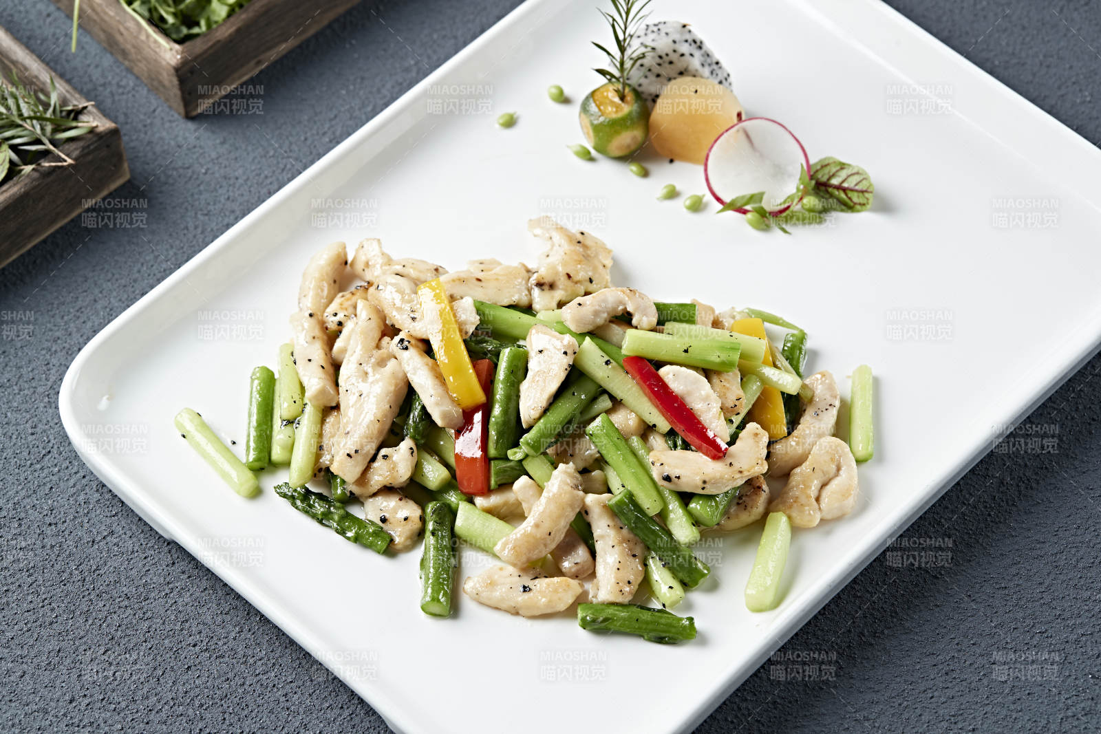 鸡柳小炒芦笋段