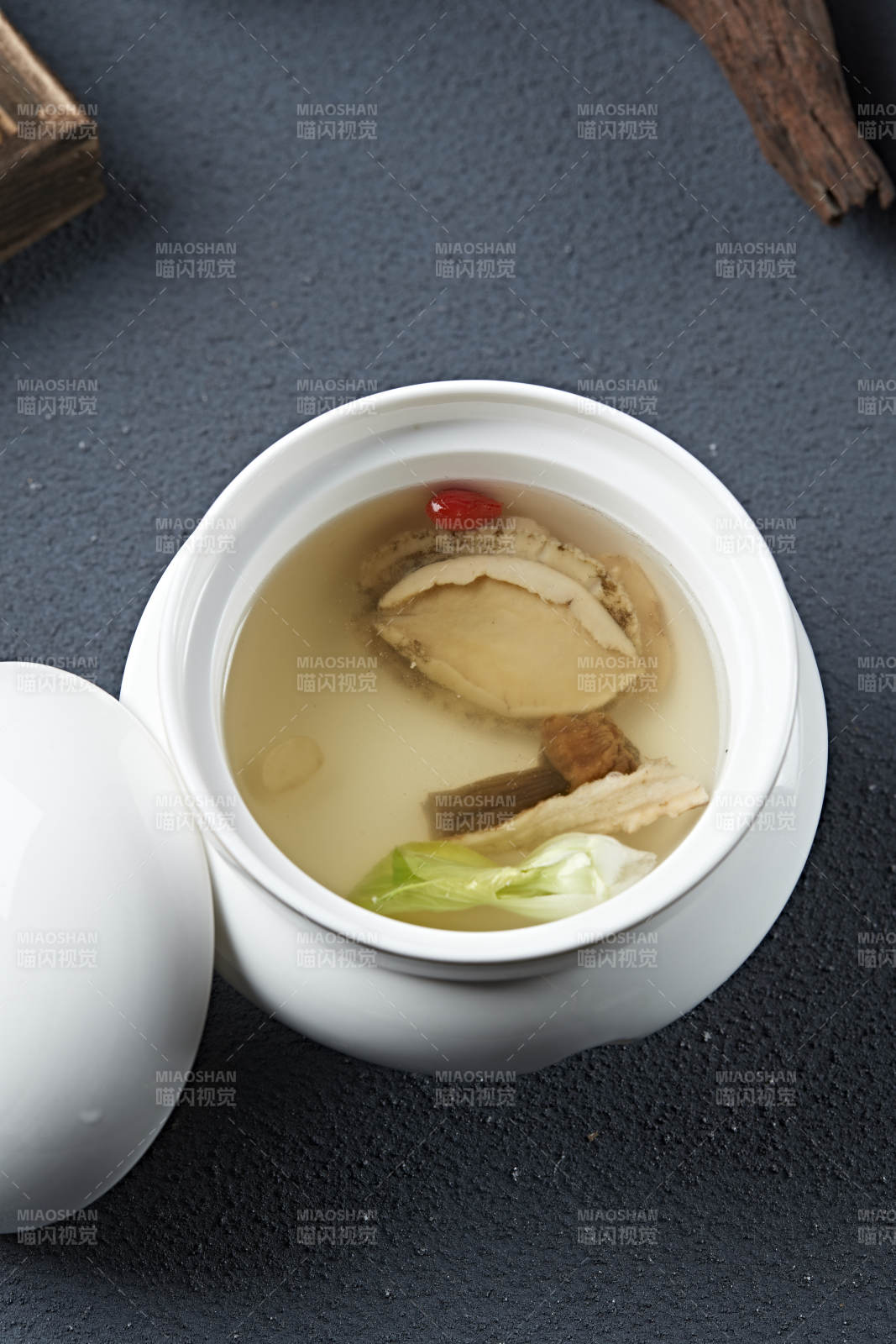 鮑魚枸杞噸當歸黨參湯