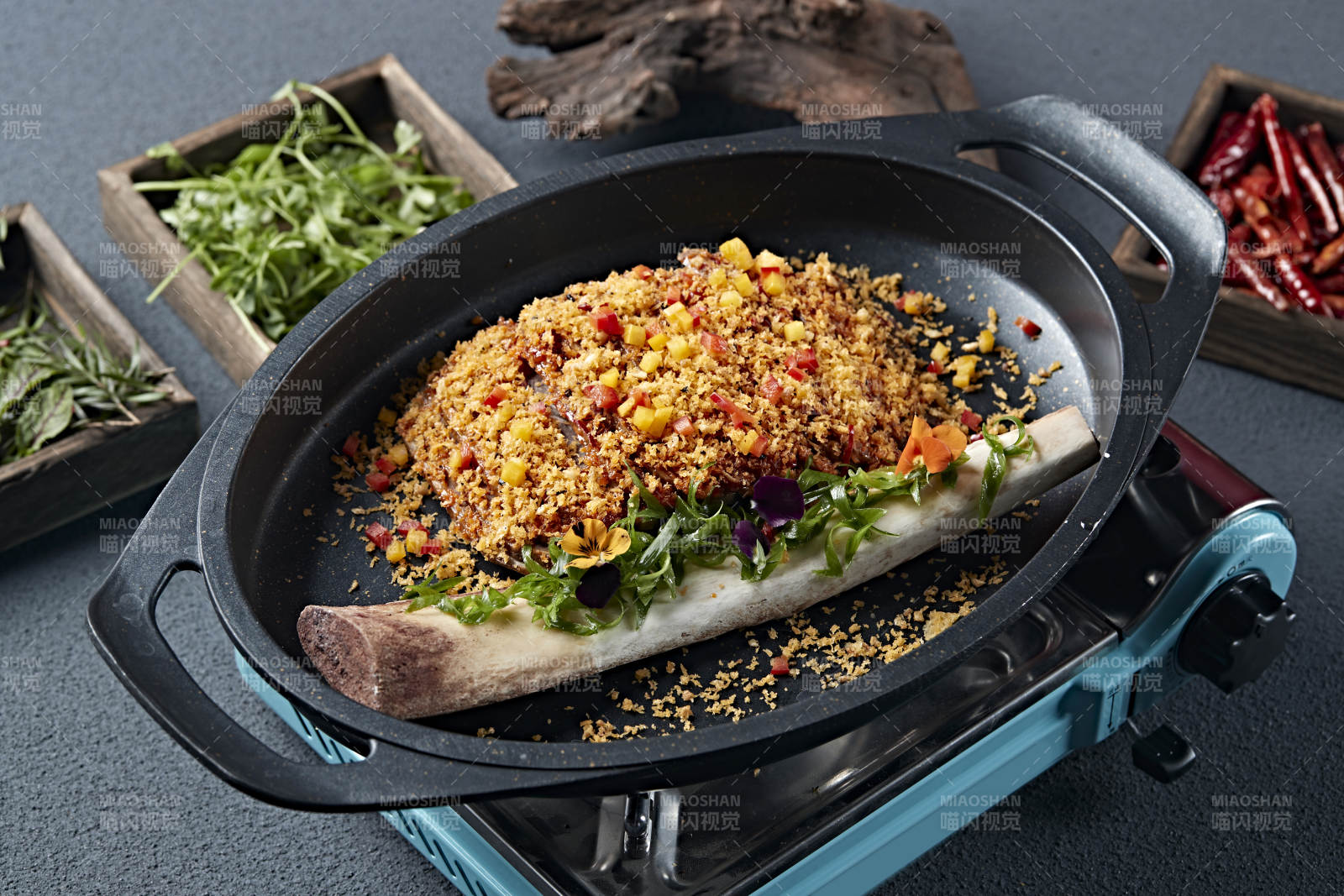 铁板避风塘香烤拆骨肉