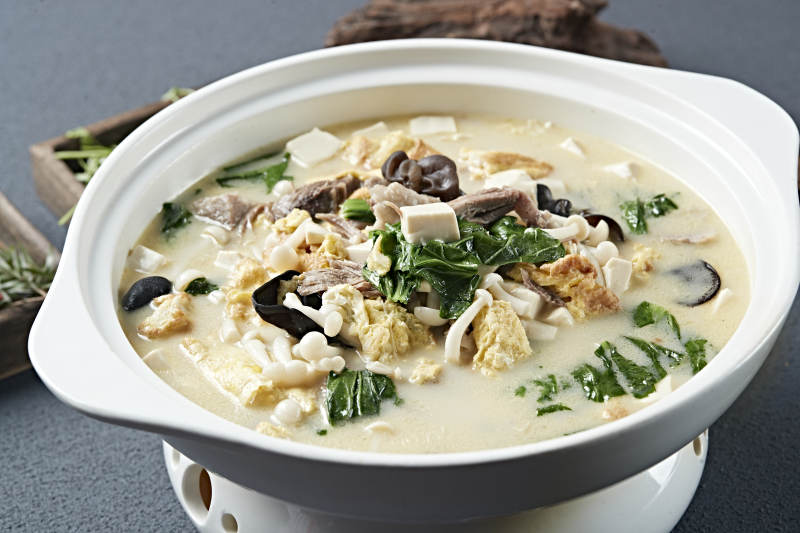 砂锅浓汤大烩菜