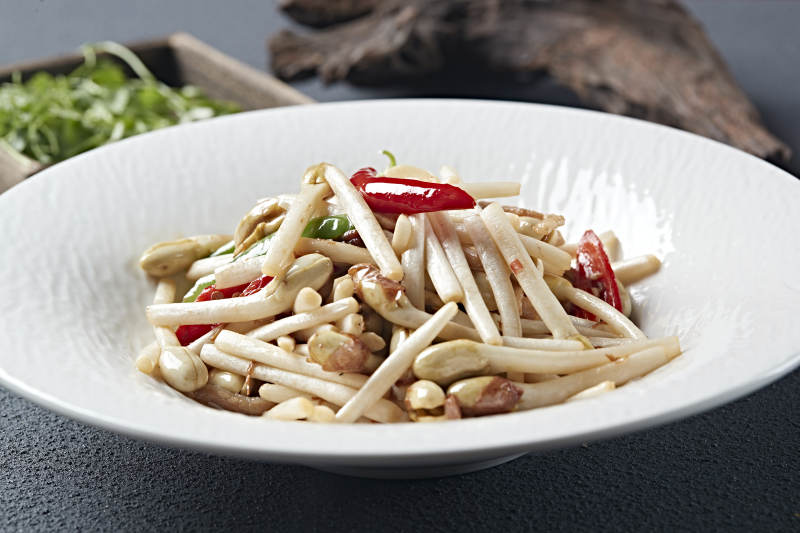 彩椒素炒花生芽