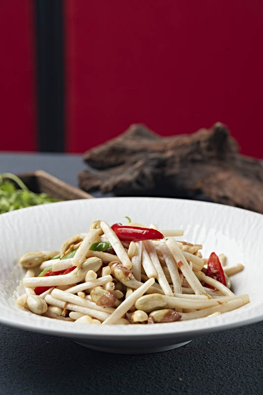 彩椒素炒花生芽