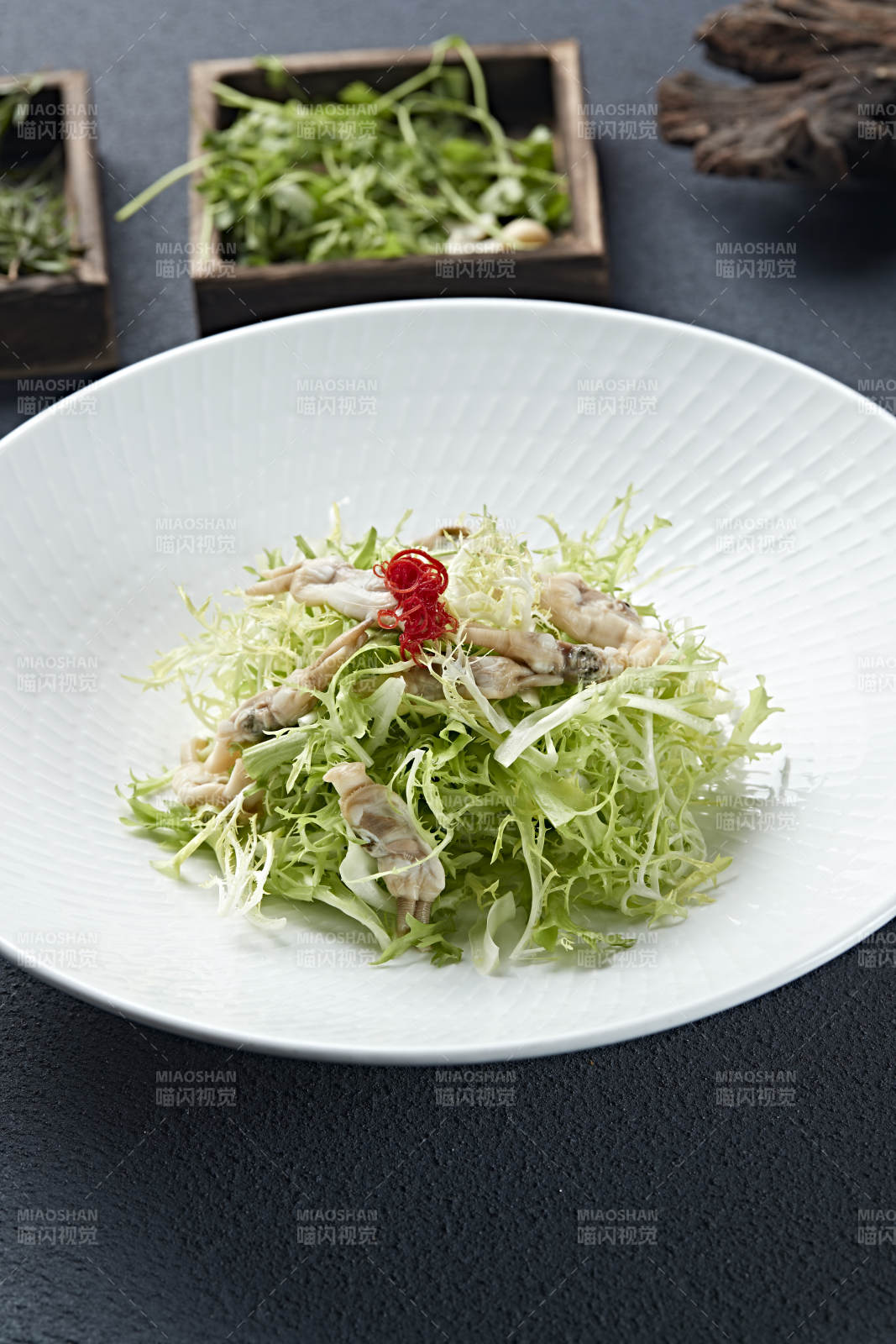 苦菊凉拌海蛏子肉