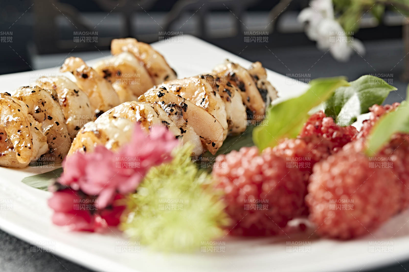 海虾两吃苏子酱烧开背大虾仁油炸荔枝虾球