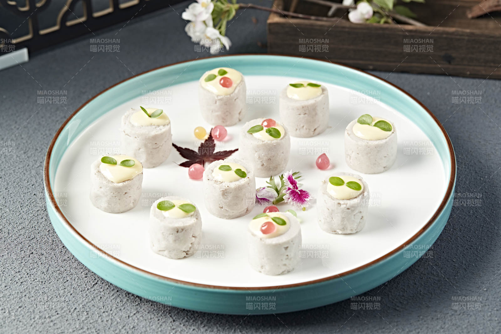 炼乳配蒸芋头泥糕