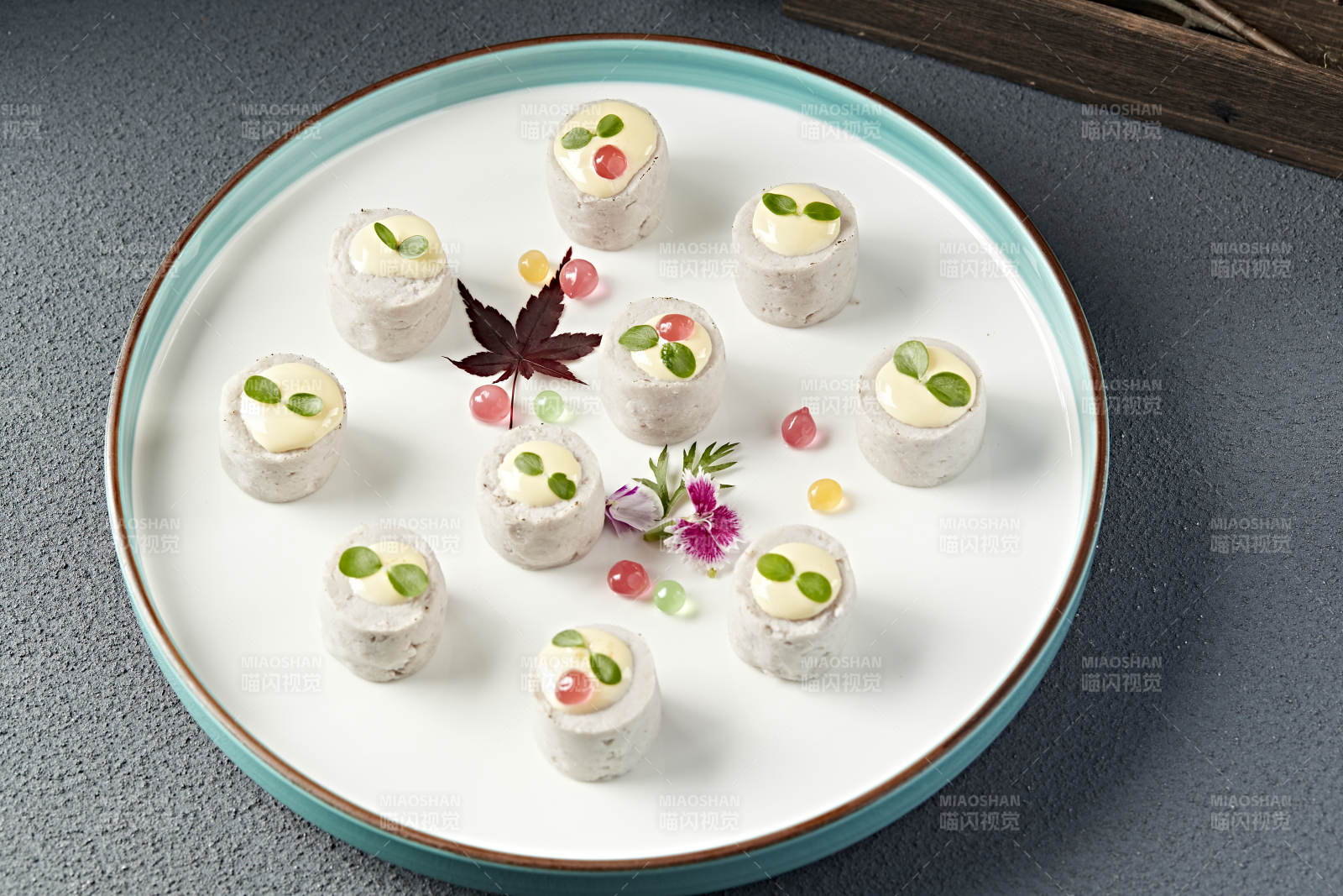 炼乳配蒸芋头泥糕