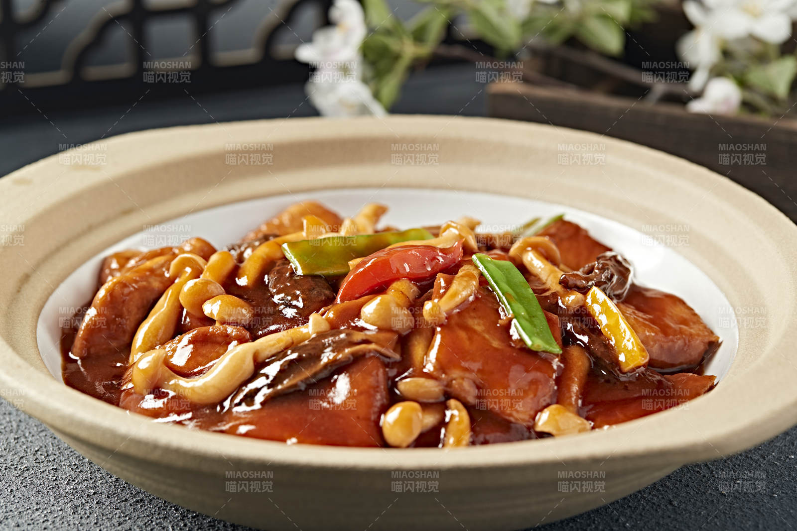 砂鍋紅燜濃汁海鮮菇油炸日式豆腐