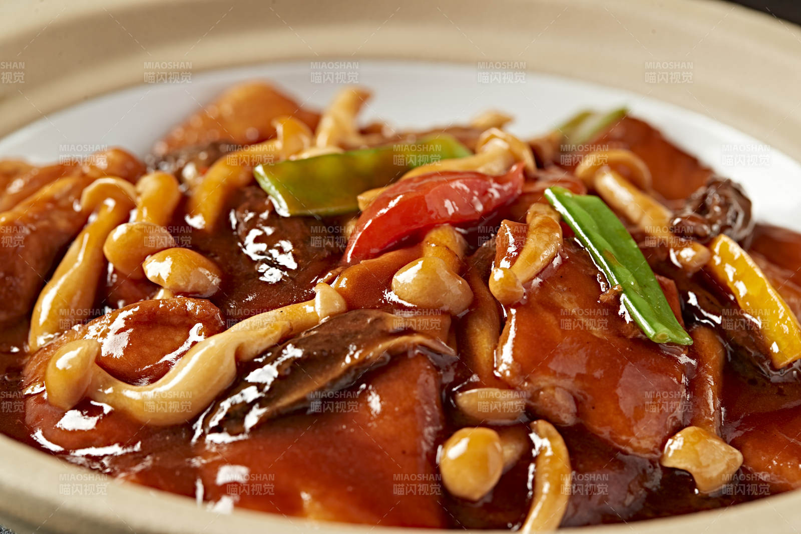 砂鍋紅燜濃汁海鮮菇油炸日式豆腐