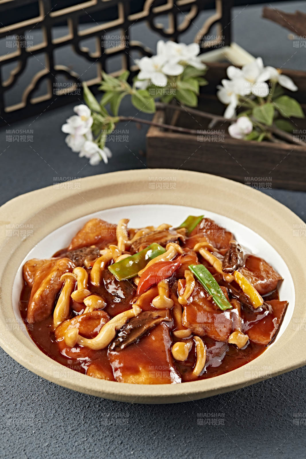 砂鍋紅燜濃汁海鮮菇油炸日式豆腐