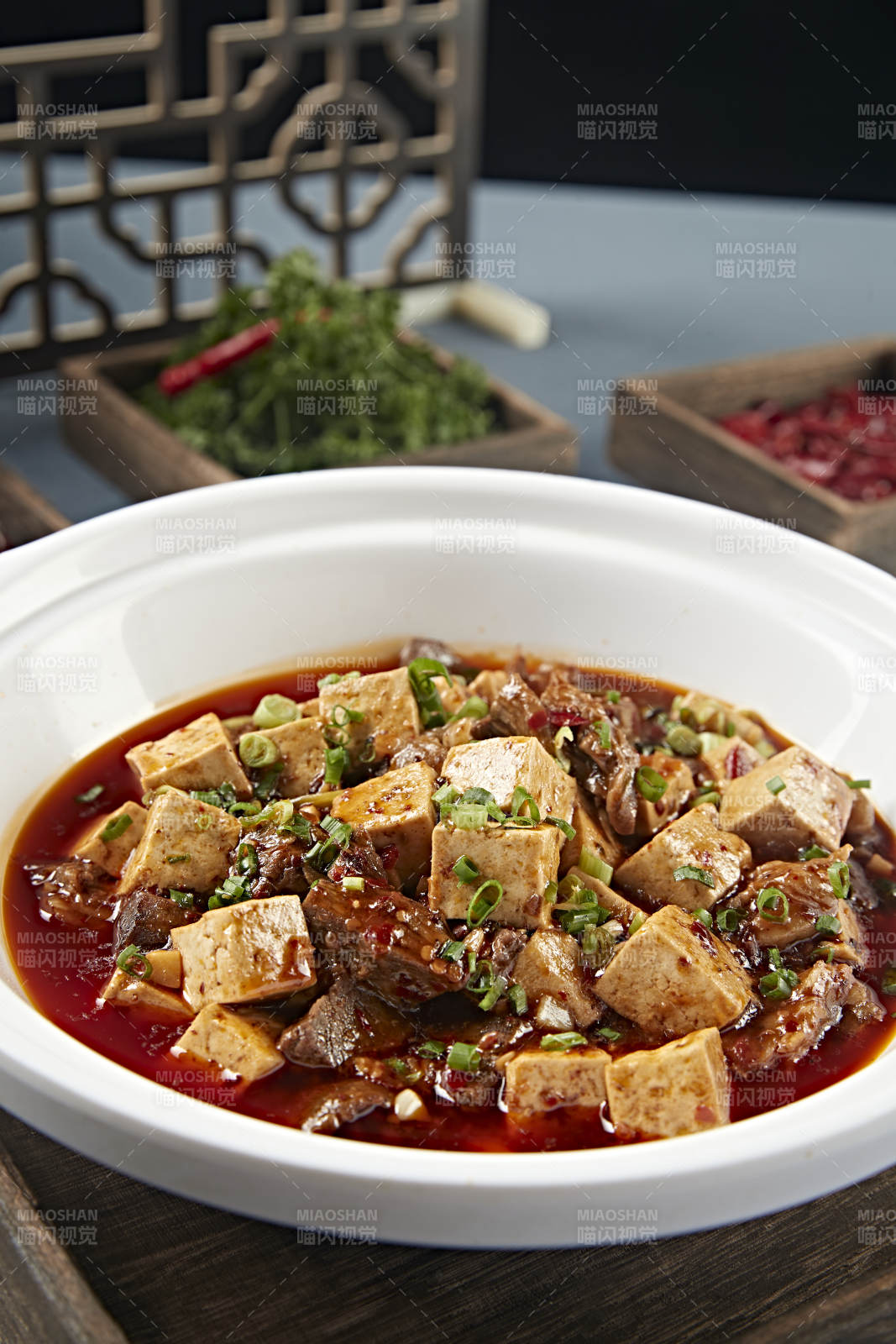 砂锅红油牛腩烧豆腐