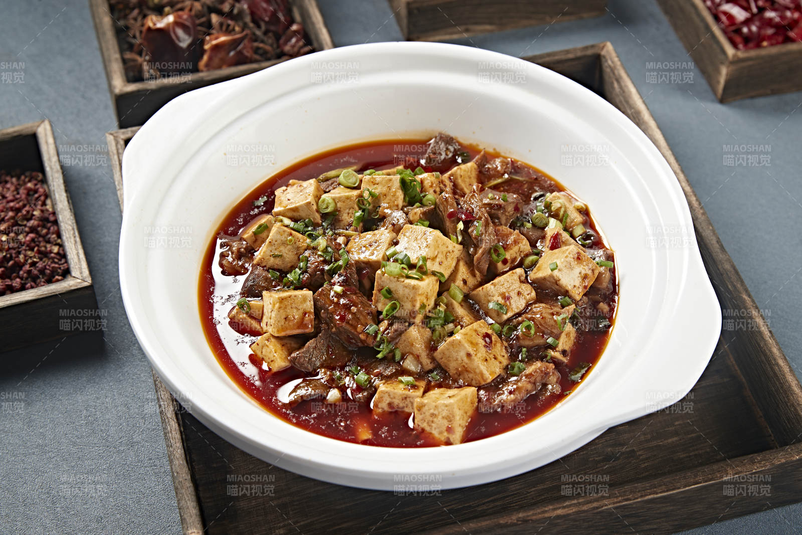 砂锅红油牛腩烧豆腐