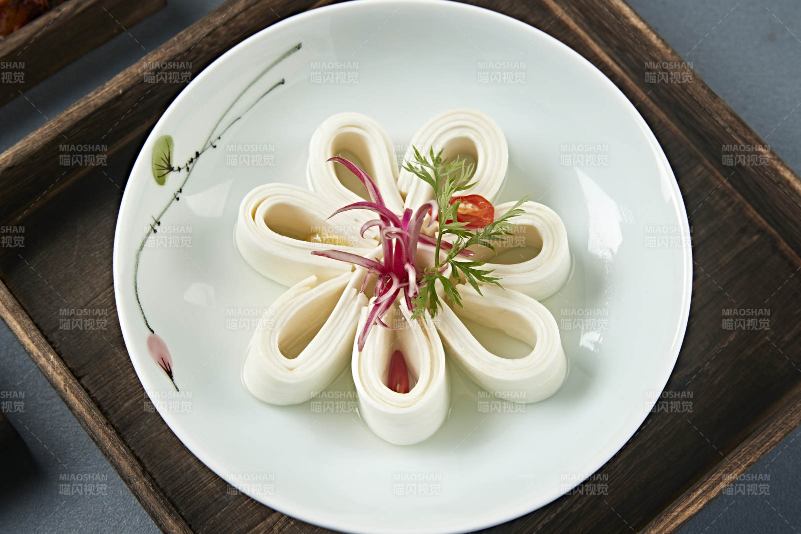 美味涼菜酸湯茭白