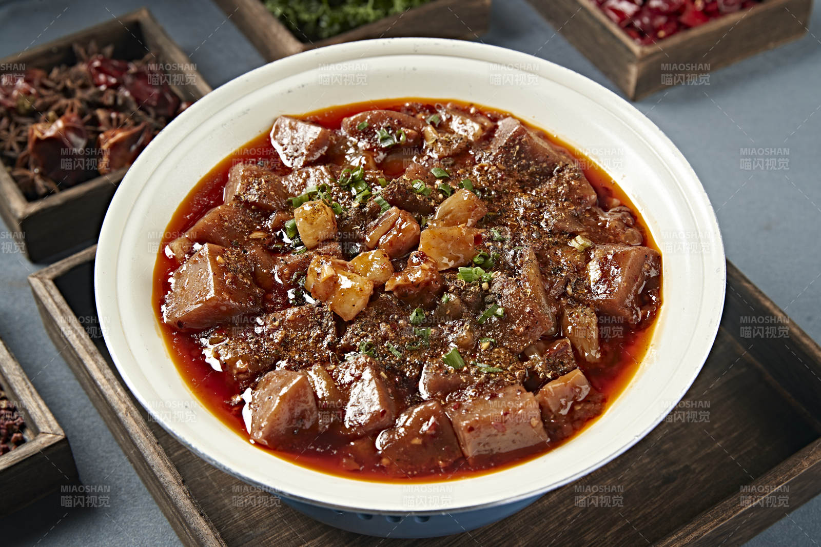 香辣紅油蹄筋燒燜子粉坨